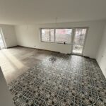 Verlegung von Bodenfliesen. Ein Projekt von QArbeit.